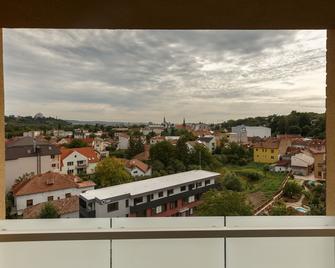 Cluj Lux Apartments Platinia - Klausenburg - Balkon