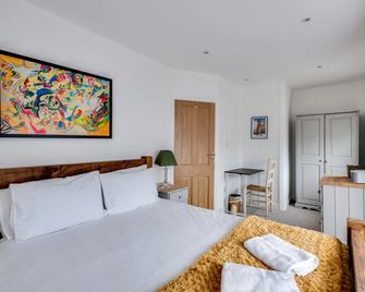 Peaceful Family Home W Patio & Yard - Oxford - Makuuhuone