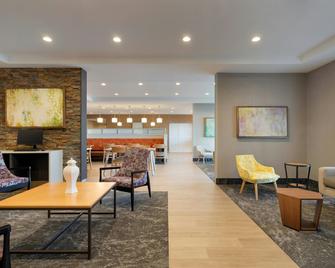 TownePlace Suites by Marriott Logan - Logan - Лоббі