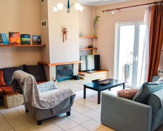 Spacious & Bright flat with balcony - Laurium - Olohuone