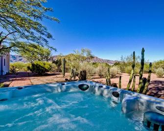 Sleepy Hollow Haven Amazing Superstition Mountain views & Jacuzzi - Gold Canyon - Piscina