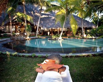 Ravintsara Wellness Hotel - Nosy Be - Zwembad