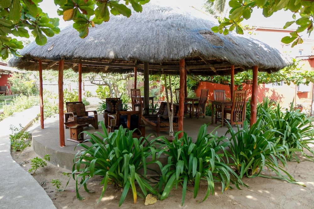 Hotel Robinson Plage - לומה - פטיו