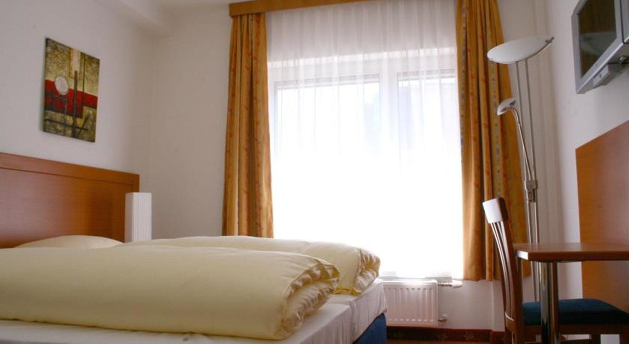 Bedroom view of Hotel Evido Salzburg City Center