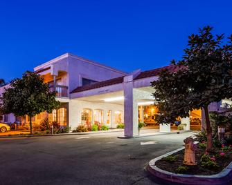 SureStay Hotel by Best Western Camarillo - Camarillo - Building