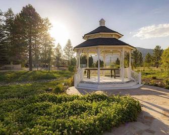 The Cottage at Shay Meadows by Big Bear Vacations - Big Bear