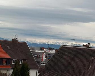 Schoene Zeit 2 Rooms Apartment With Kitc - Friedrichshafen