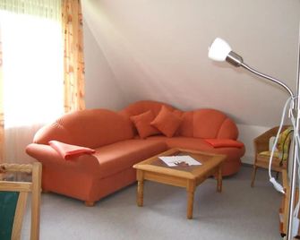 Bei Ulbrichs Hotel garni & Catering - Soltau - Wohnzimmer