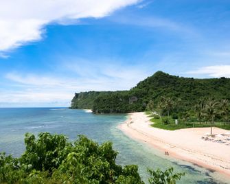 Pacific Star Resort & Spa - Tamuning - Beach