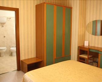 Hotel Pineta - Cagli - Bedroom