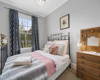 Larkhill - Carterton Holiday Home - Carterton - Bedroom