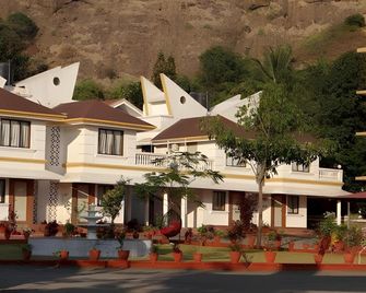 Sereniity Resort - Lonavala - Building