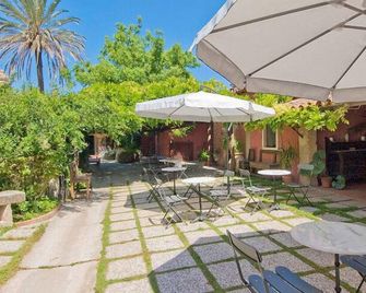 Hotel Lucrezia - Riola Sardo - Патіо