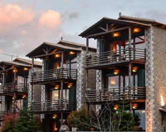 Ξενώνας Βαθύσκια - Τρίκαλα Κορινθίας - Κτίριο