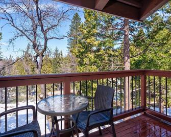 (B208) Loft Condominiums - Wawona - Balcony