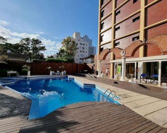 Bagu Pinamar Hotel - Pinamar - Bazén