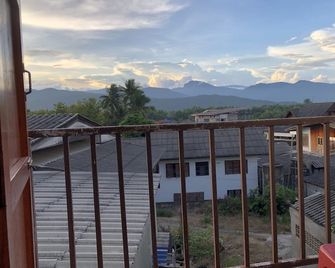 Sandee Place Chomthong - Chom Thong - Balcony