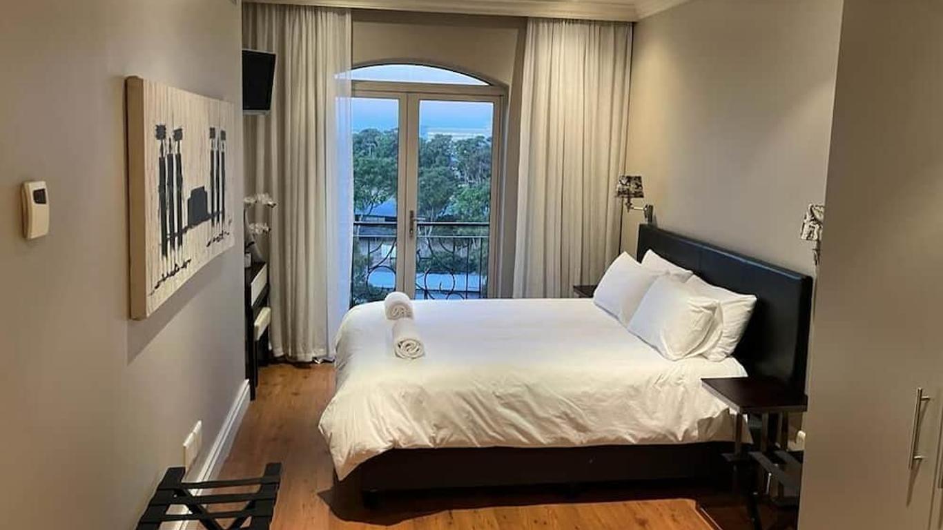 Cape Royale Luxury Suites