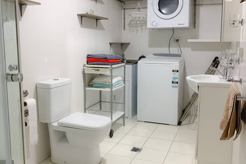 Westside Studio Apartments - Armidale - Laundry facility