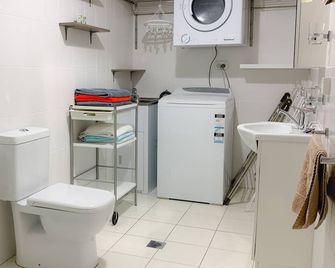 Westside Studio Apartments - Armidale - Laundry facility