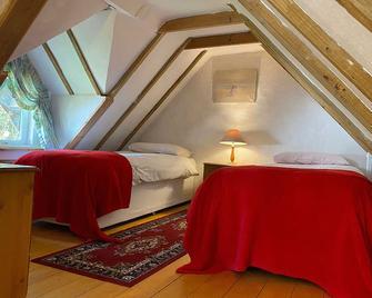 Snow Whites House - Farm Park Stay with Hot Tub - Swansea - Chambre