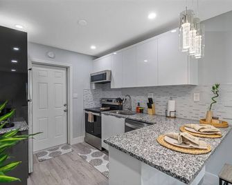 Boho Villa A - טמפה - מטבח