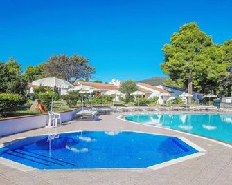 Nicolaus Club Li Cucutti - Aggius - Pool