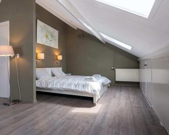Hello Zeeland - Essenhoeve 1 Voorhuis - Cadzand - Schlafzimmer