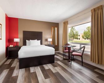 Ramada by Wyndham Lindsay - Lindsay - Bedroom