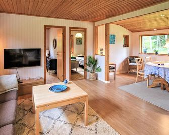 4 Bedroom Beautiful Home In Perstorp - Perstorp - Sala de estar