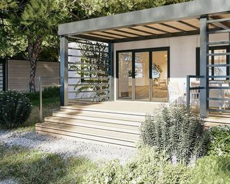 Arena Indije Mobile Homes - Pula - Budynek