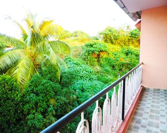 Aj's Homes - Port Blair - Balkon