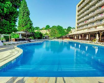 هوتل ديتيلينا - غولدن ساندز - حوض السباحة