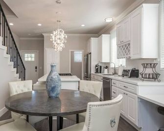 4046 · Modern condo in Hillcrest/Mission Hills - San Diego - Salle à manger