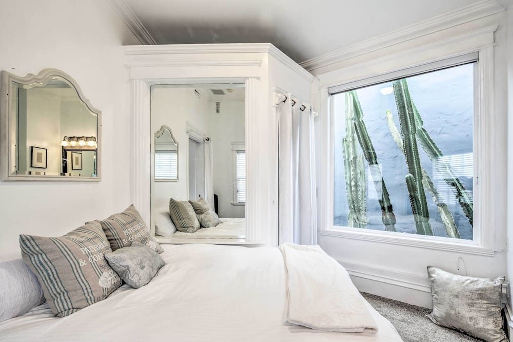 San Diego Home w/ Deck & Yard - 2 Blocks to Bay! - سان دييغو - غرفة نوم