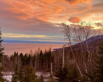 Chalet Bois Rond 10: River Views, Terrace & Spa - L'Isle-aux-Coudres - Extérieur