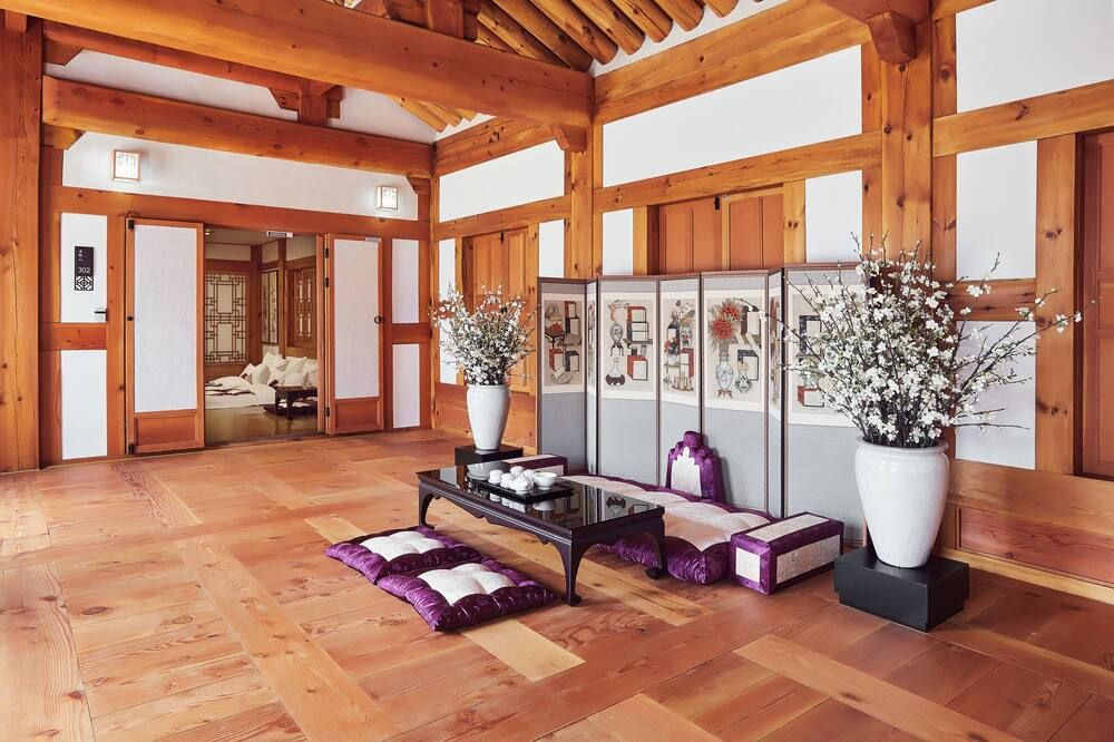 Hanok Stay Namwonyechon by Kensington