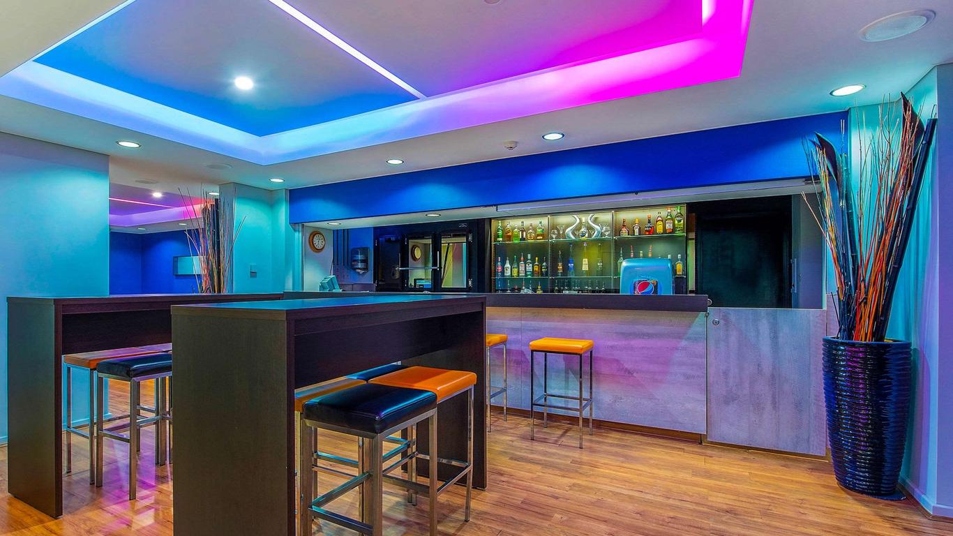 كواليتي هوتل أمباسادور بيرث