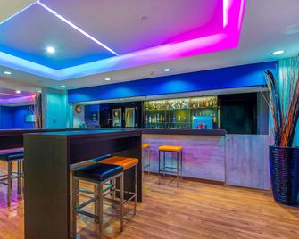 Quality Hotel Ambassador Perth - Perth - Bar
