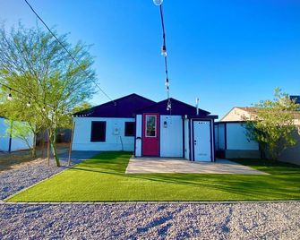 Modern Urban Oasis Conveniently Located near Downtown Phoenix. - פיניקס - בניין