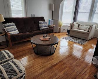 ADK Lux Suite Downtown 1br/1ba - Saranac Lake