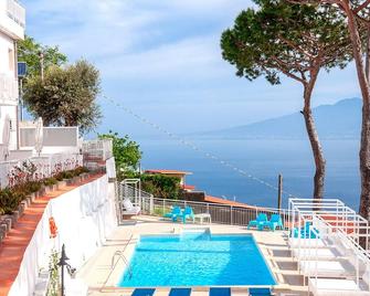 Residence Le Terrazze - Sorrento - Pool