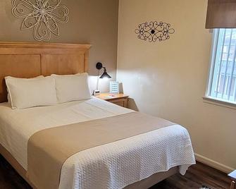 Affordable Corporate Suites of Overland Drive - Roanoke - Bedroom