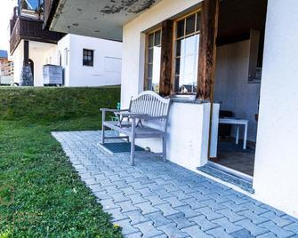 2-Zimmerwohnung an zentraler Lage/Ski-in, Ski-out - Riederalp - Innenhof
