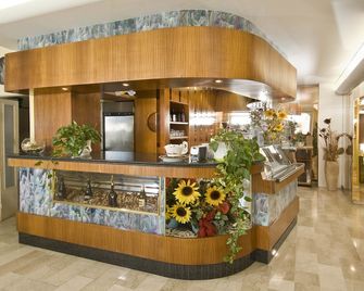 Hotel Gloria - גביצ'ה מארה - דלפק קבלה