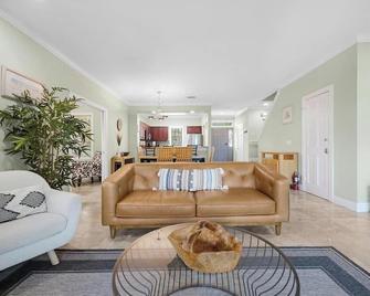 A Gulfview Paradise in Key West - Call for more information! - Key West - Sala de estar
