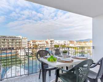 Port Salins by Interhome - Castelló d'Empúries - Balkon