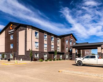 Comfort Inn & Suites - Fox Creek - Building