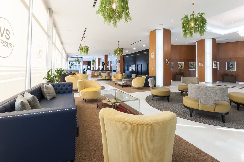 في إس غانديا بالاس هوتل - غانديا - ردهة