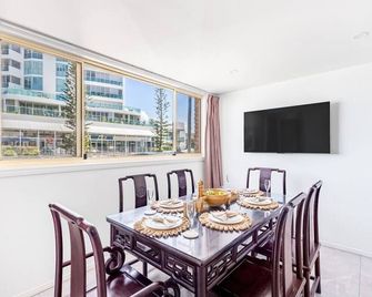 Waterfront Stunning Antique 4rms 7beds Holidayhome - Southport - Dining room